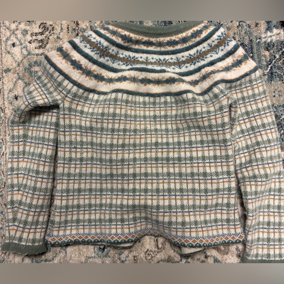 Appleseed’s Limited Edition Button Up sweater - Picture 5 of 5